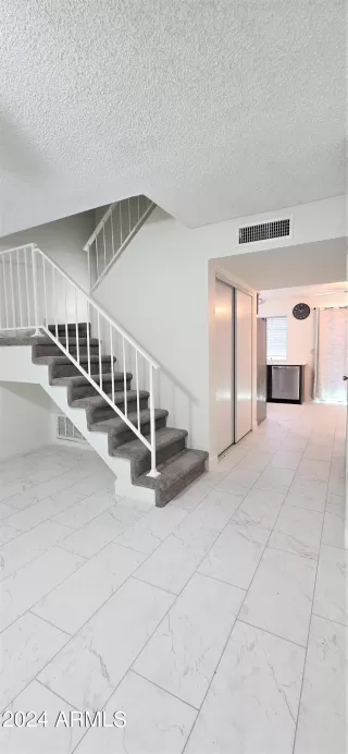 Photo #6: 6743863 Listing