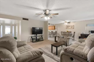 Photo #4: 6743927 Listing