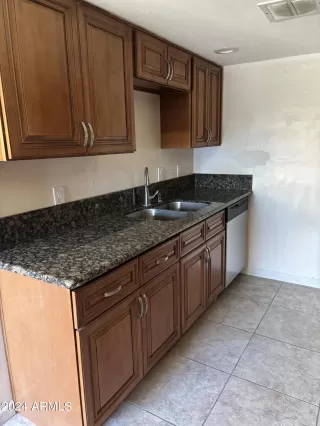 Photo #4: 6744035 Listing