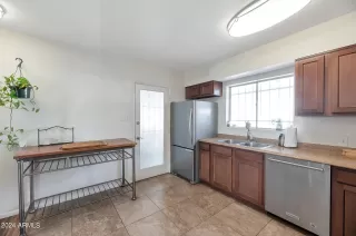 Photo #4: 6744155 Listing