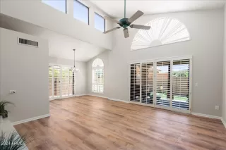 Photo #4: 6744197 Listing