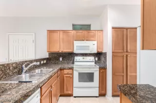 Photo #2: 6744294 Listing