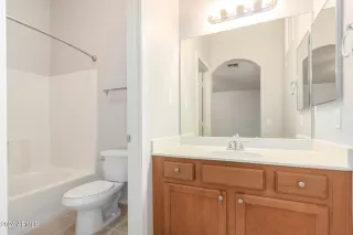 Photo #4: 6744294 Listing