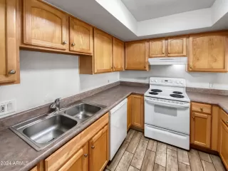 Photo #2: 6744296 Listing