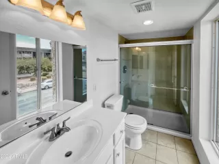 Photo #5: 6744296 Listing