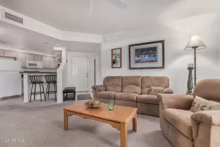 Photo #3: 6744442 Listing