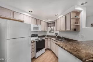 Photo #6: 6744442 Listing