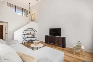 Photo #4: 6744596 Listing 