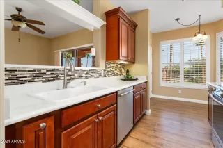 Photo #5: 6744771 Listing