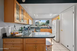 Photo #6: 6744879 Listing