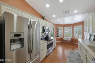 Photo #6: 6744985 Listing