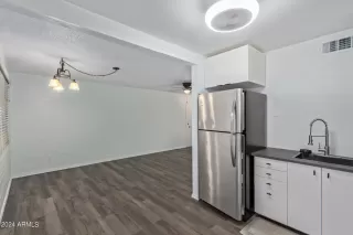 Photo #6: 6745126 Listing