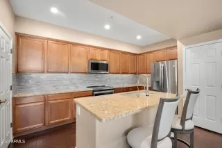 Photo #4: 6745205 Listing