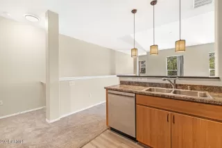 Photo #6: 6745442 Listing