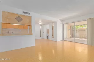 Photo #5: 6745540 Listing 