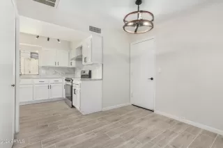 Photo #6: 6745563 Listing