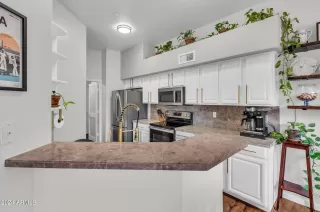 Photo #4: 6745648 Listing 