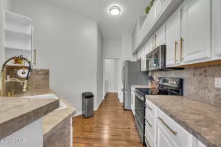 Photo #5: 6745648 Listing 