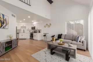 Photo #2: 6745892 Listing