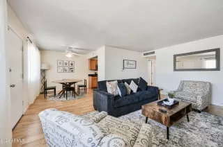 More Details about MLS # 6745950 : 1702 W TUCKEY LANE#230