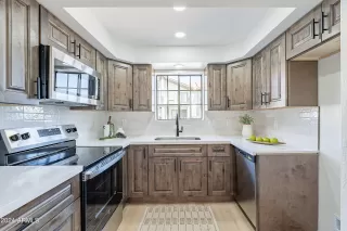 Photo #2: 6745986 Listing