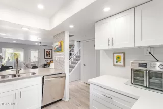 Photo #3: 6746169 Listing