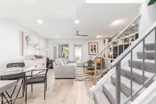 Photo #5: 6746169 Listing