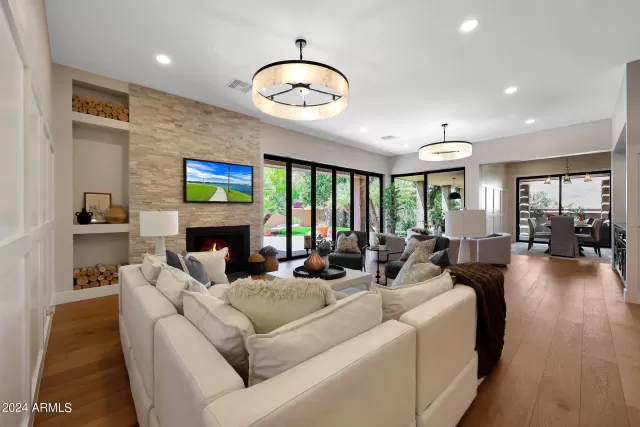 MLS: 6746450 Condo For Sale