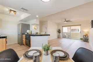 Photo #6: 6746721 Listing