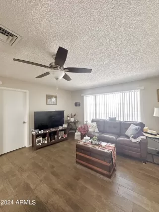Photo #1: 6747236 Listing 