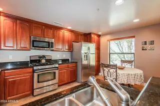 Photo #4: 6747271 Listing