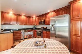 Photo #5: 6747271 Listing