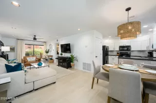 Photo #4: 6747325 Listing 