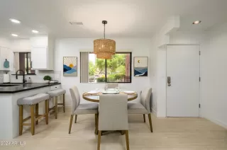 Photo #5: 6747325 Listing 