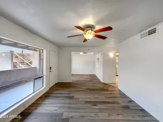 Photo #3: 6747653 Listing