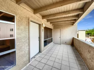 Photo #4: 6747653 Listing