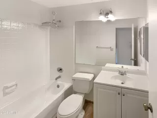 Photo #4: 6747683 Listing