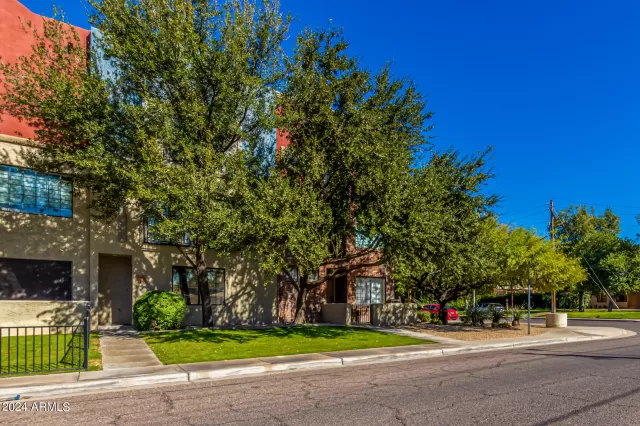 MLS: 6748013 Condo For Sale