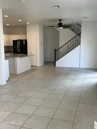 Photo #5: 6748124 Listing