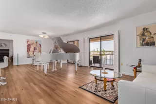 Photo #2: 6748170 Listing