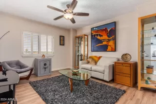 Photo #5: 6748170 Listing