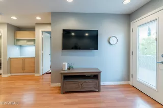 Photo #4: 6748175 Listing 