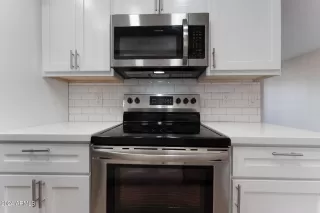 Photo #4: 6748214 Listing