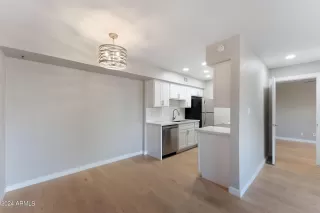 Photo #6: 6748214 Listing