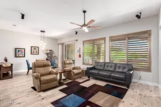 Photo #2: 6748308 Listing 