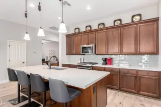 Photo #5: 6748308 Listing 