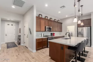 Photo #6: 6748308 Listing 