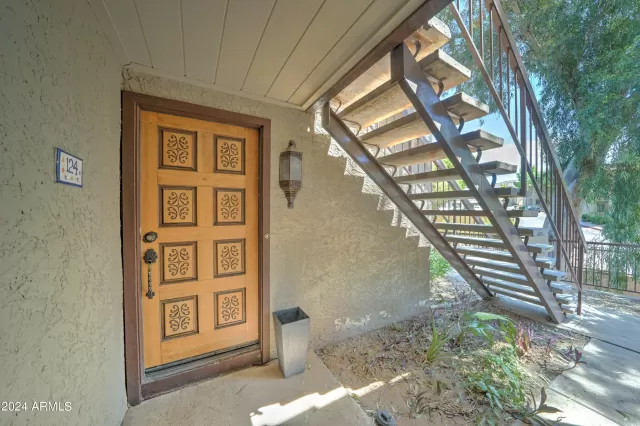 MLS: 6748360 Condo For Sale