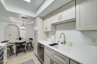 Photo #6: 6748360 Listing 