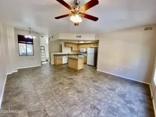 Photo #4: 6748420 Listing